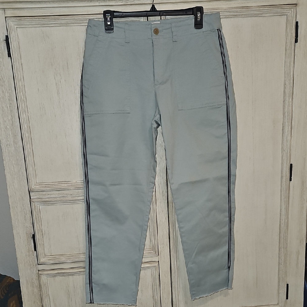 GAP Gray Cargo Pants with Black Accents